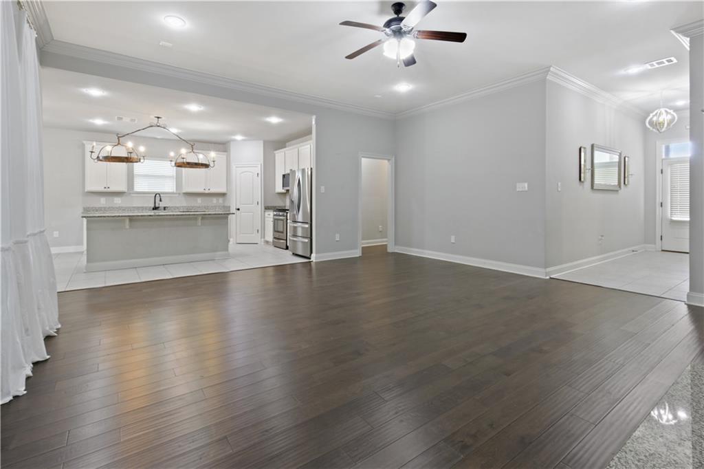 733 ENGLISH OAK Drive