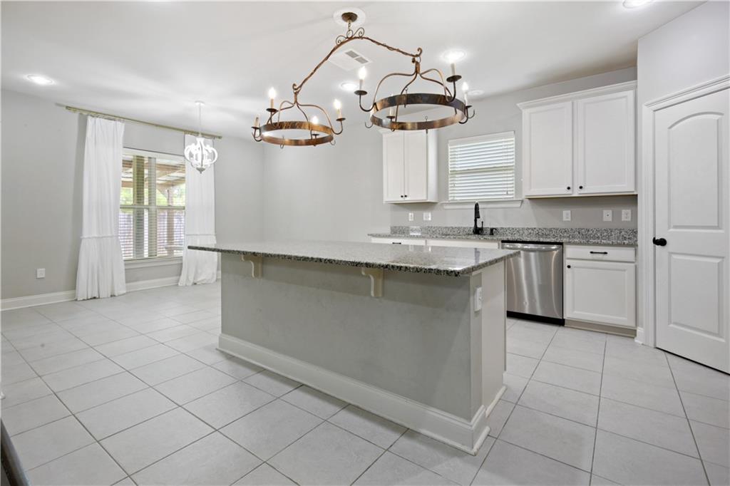 733 ENGLISH OAK Drive