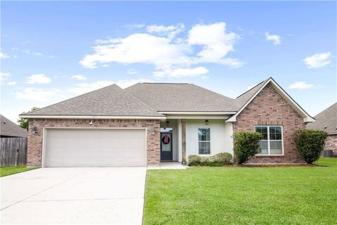 733 ENGLISH OAK Drive Madisonville LA 70447