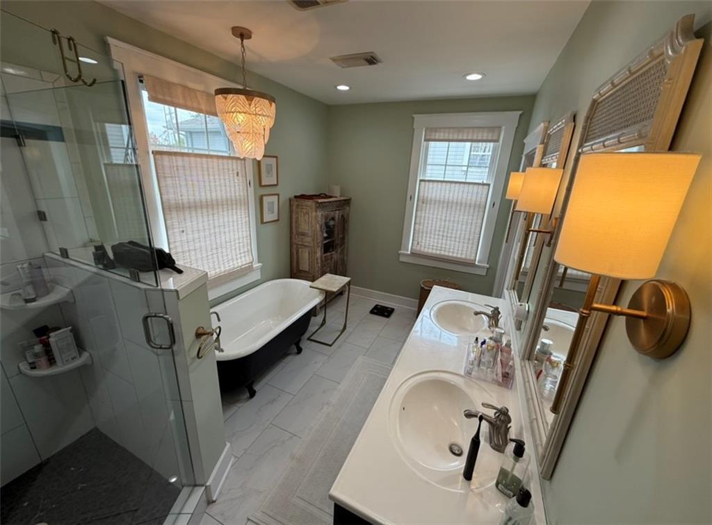 New Orleans, Louisiana 70125, United States, 1 Bedroom Bedrooms, ,2 BathroomsBathrooms,Residential,Active,194715