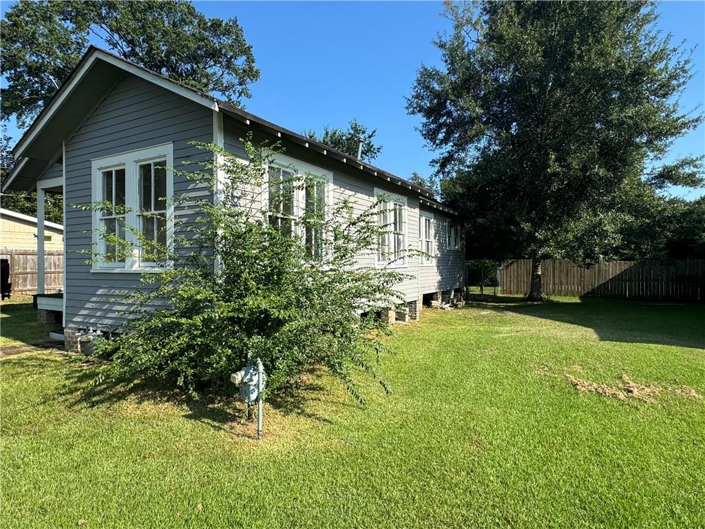 Ponchatoula, Louisiana 70454, United States, 2 Bedrooms Bedrooms, ,1 BathroomBathrooms,Residential,Pending,46794