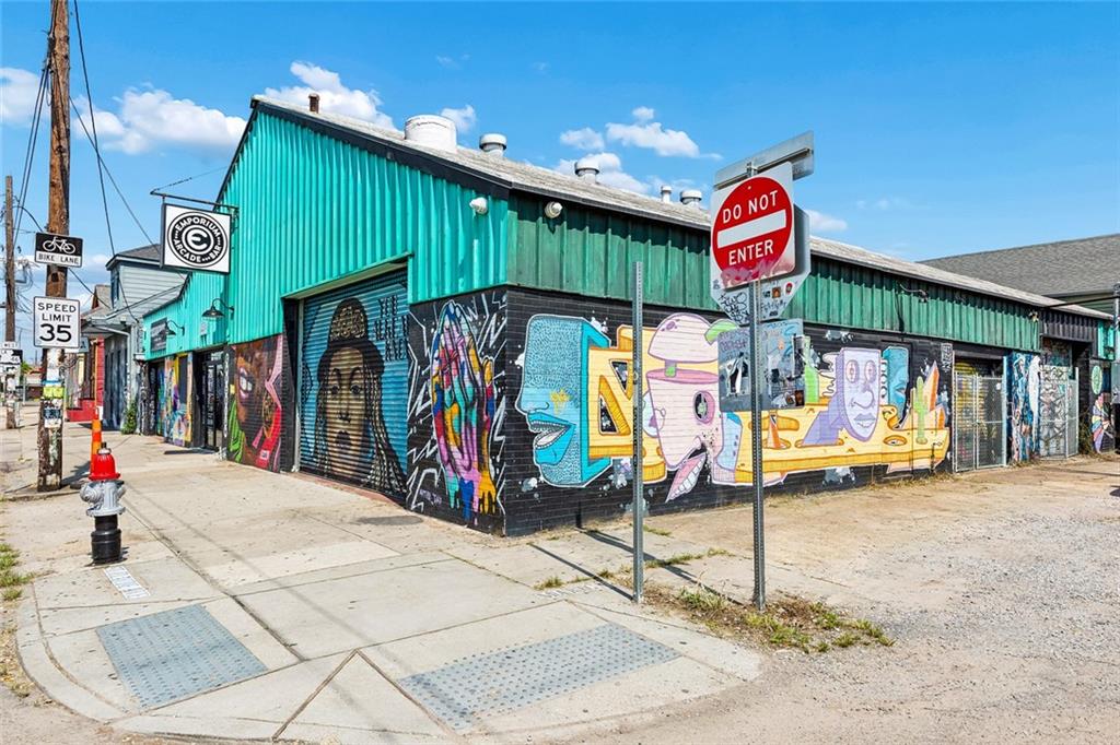 2231 SAINT CLAUDE Avenue