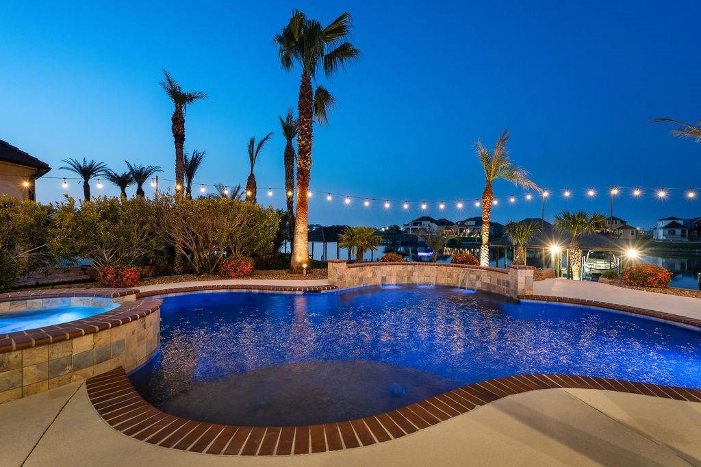 2009 SUNSET Boulevard