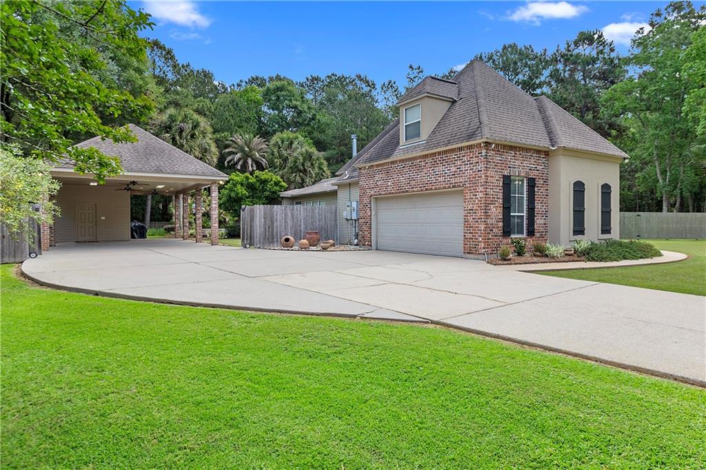 108 SECLUDED FOREST Way
