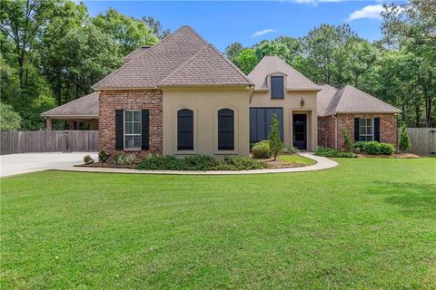 Photo of 108 SECLUDED FOREST Way, Madisonville, LA 70447 (MLS # 2554636)