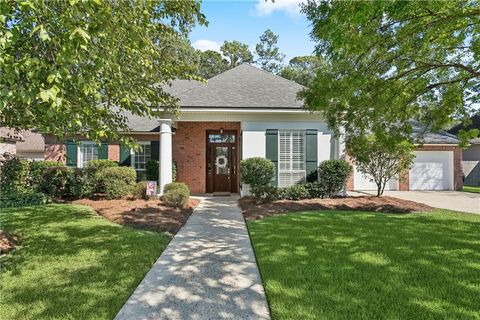 751 LIBBY Lane Mandeville LA 70471