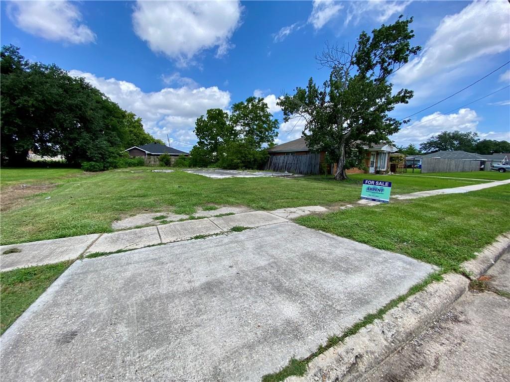 Photo 1 of 3 — 2120 AYCOCK Drive, Arabi, LA 70032