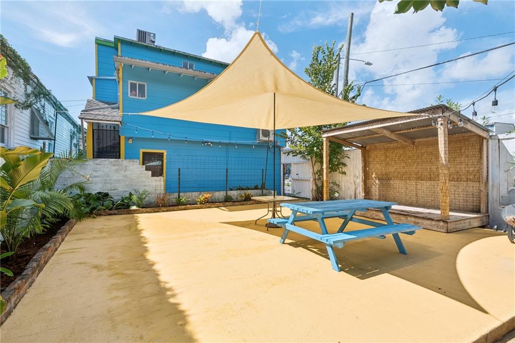 2001 03 SAINT CLAUDE Avenue