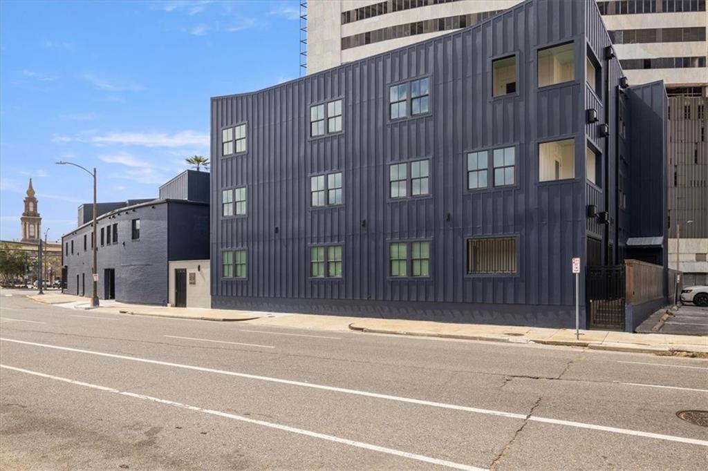 875 O'KEEFE Avenue 301