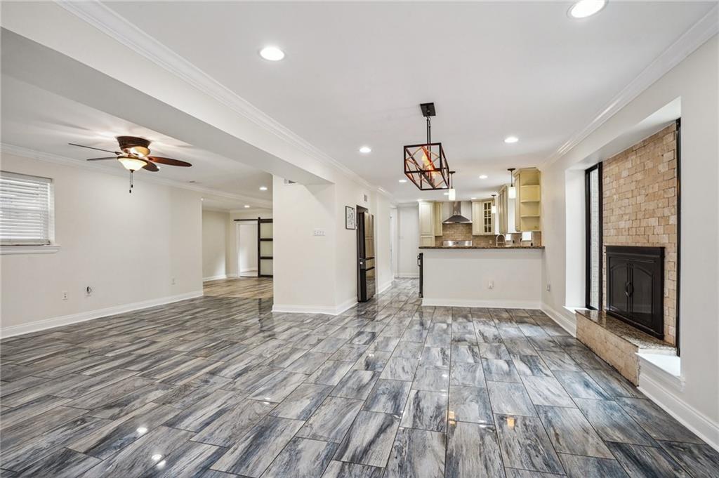 303 METAIRIE LAWN Drive