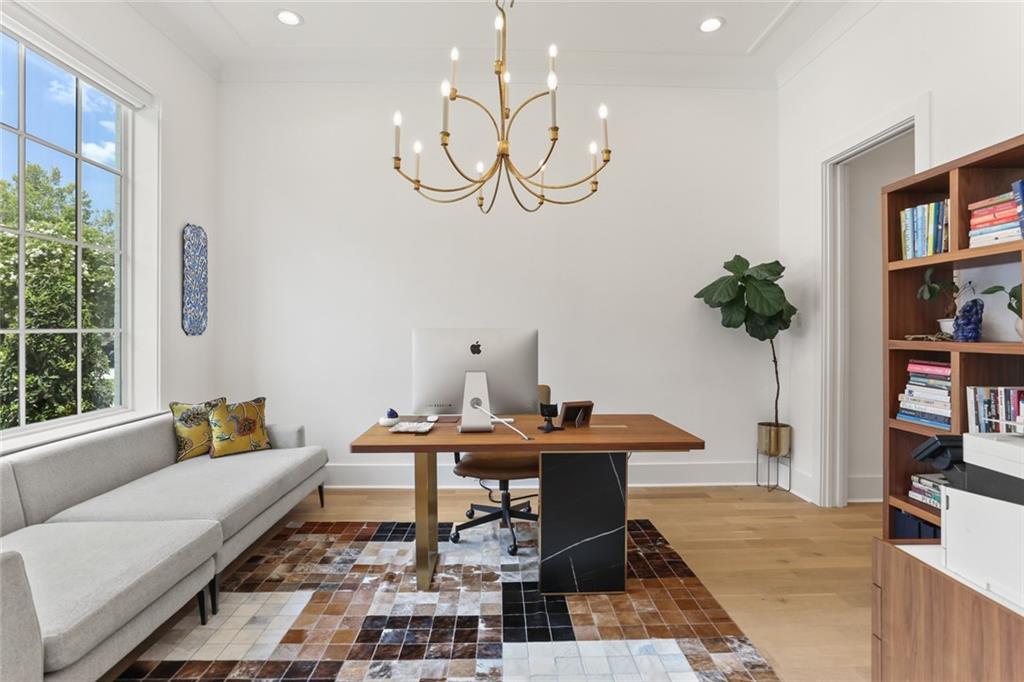 257 HOLLYWOOD Drive