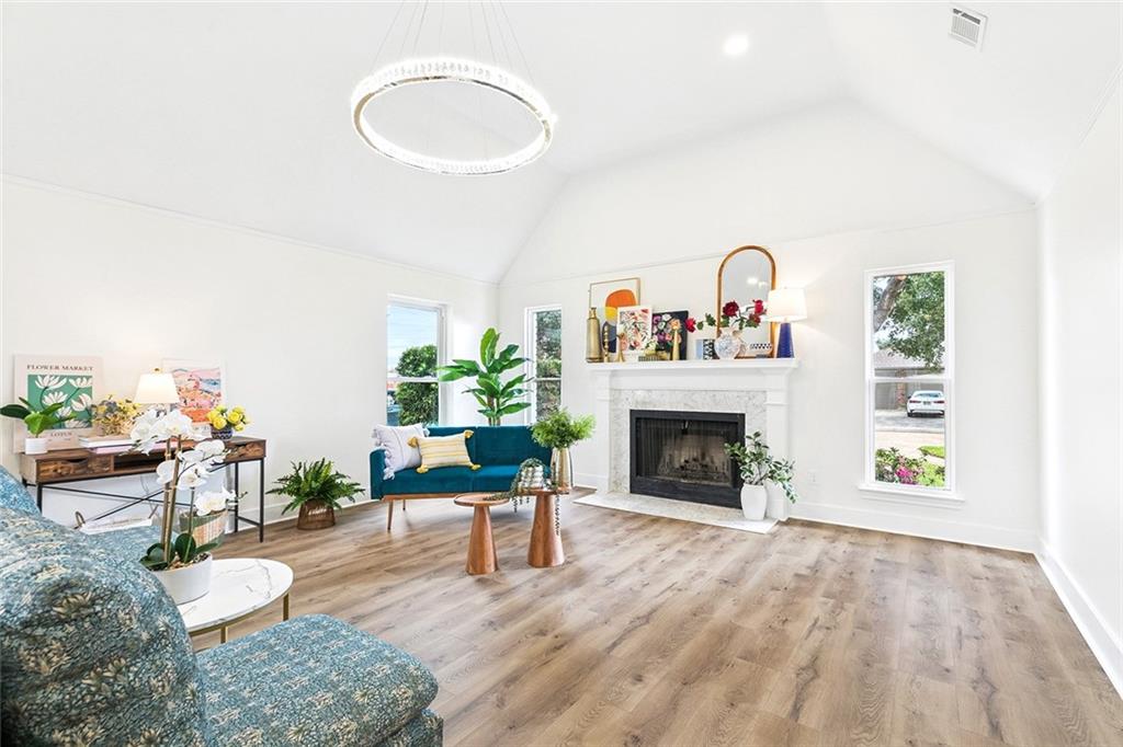 47 CHATEAU TRIANON Drive