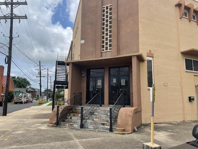 2400 DELACHAISE Street