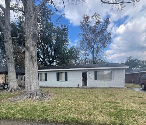 8815 DARBY Lane River Ridge LA 70123