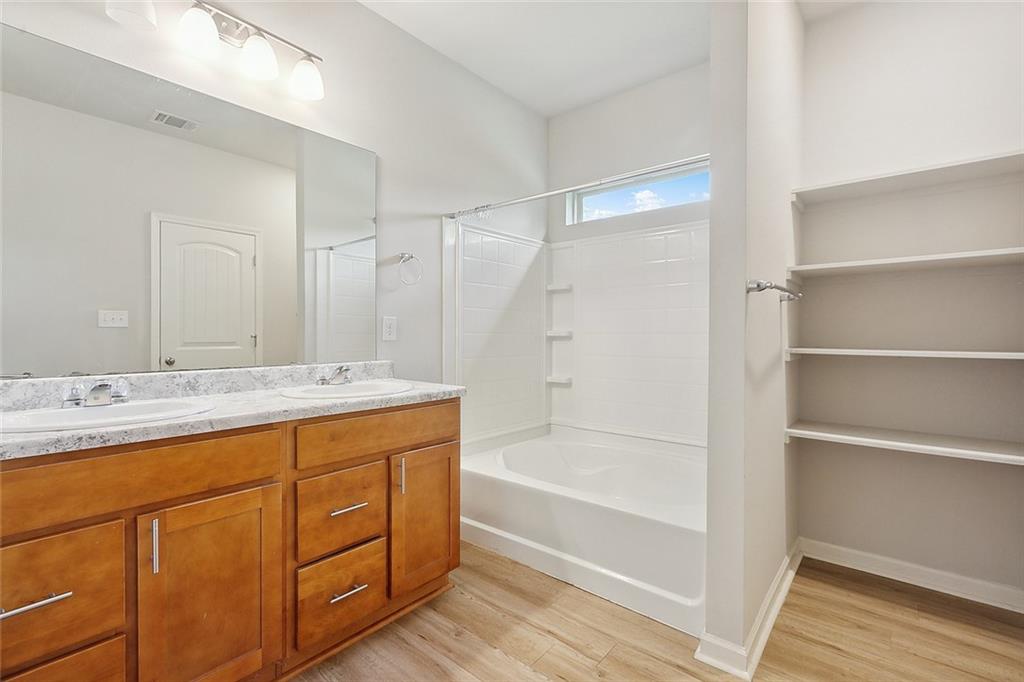 Robert, Louisiana 70455, United States, 3 Bedrooms Bedrooms, ,2 BathroomsBathrooms,Residential,Pending,70913