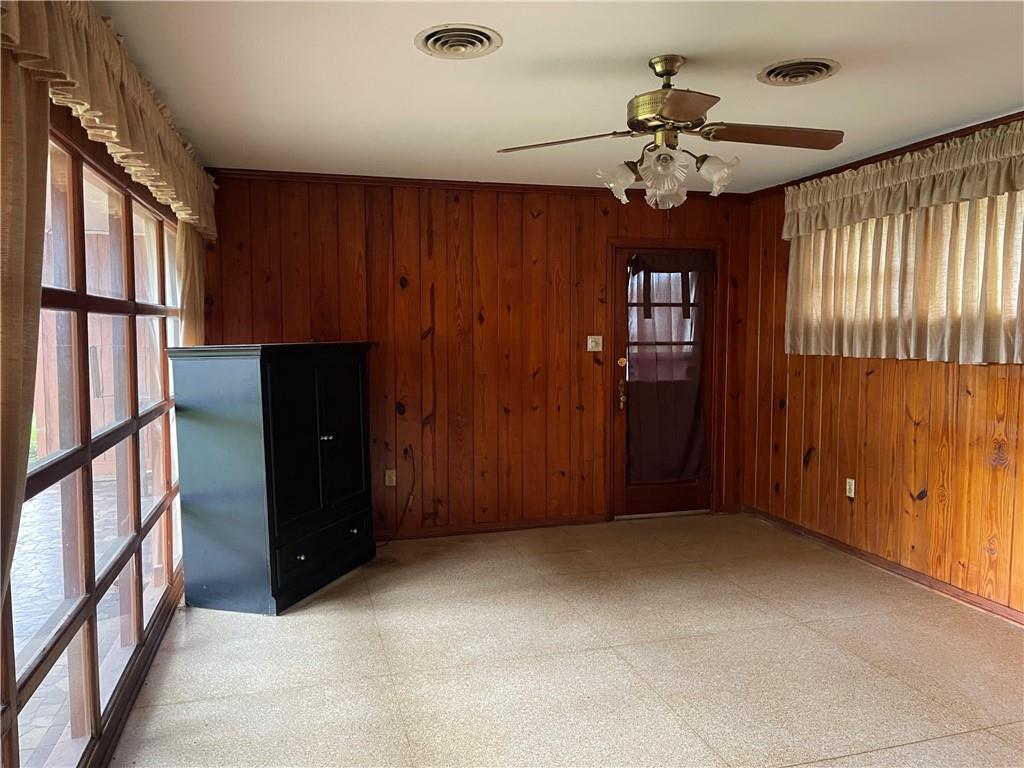 824 LIVE OAK Street