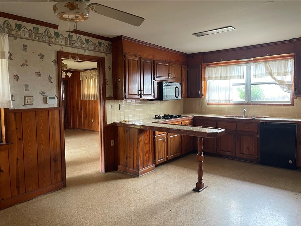 824 LIVE OAK Street