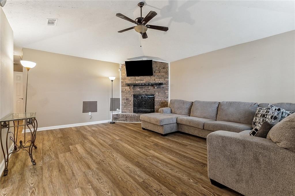 2708 SHANNON Drive