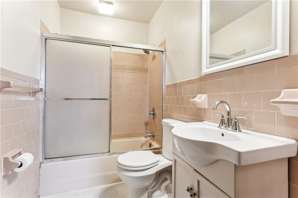 Metairie, Louisiana 70001, United States, 2 Bedrooms Bedrooms, ,1 BathroomBathrooms,Residential,Active,92164