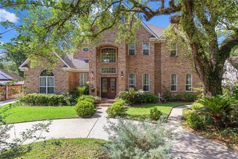 5907 BERKLEY Drive New Orleans LA 70131