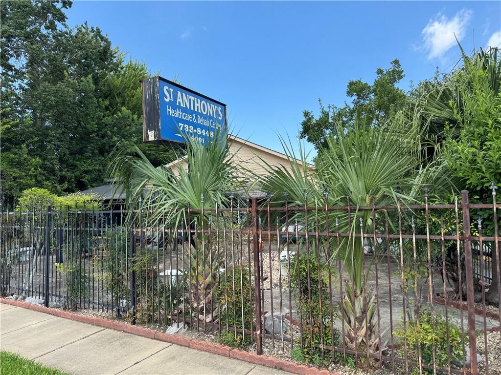6001 AIRLINE Drive