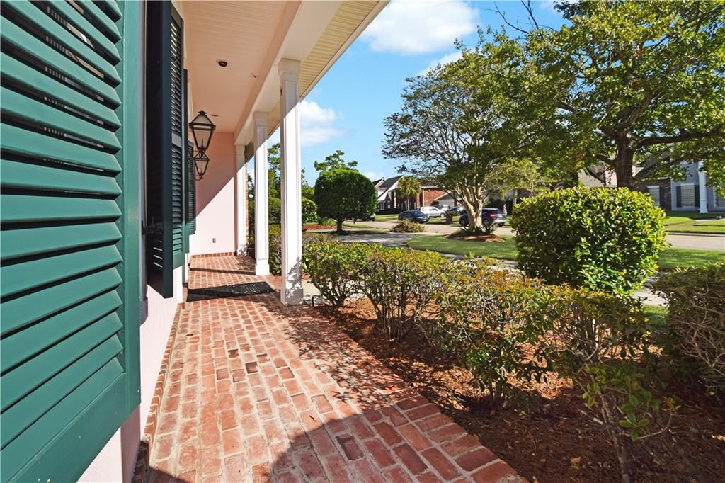 66 CHATEAU ROTHCHILD Drive