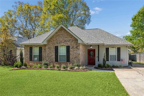 2320 MCNAMARA Street Mandeville LA 70448