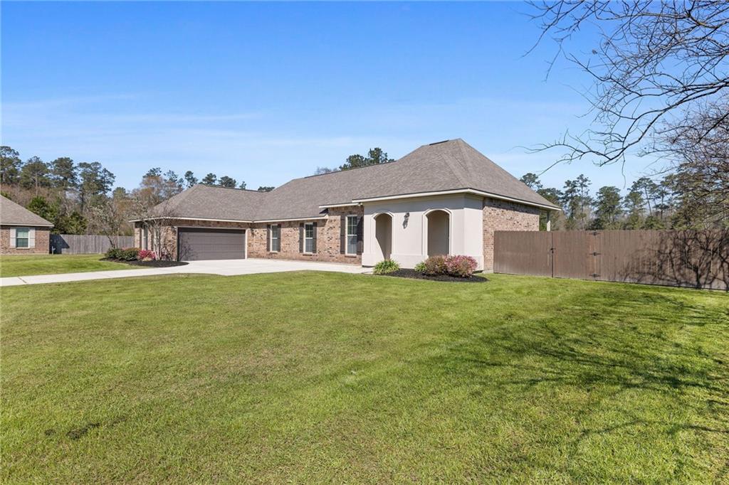 Hammond, Louisiana 70403, United States, 5 Bedrooms Bedrooms, ,2 BathroomsBathrooms,Residential,Pending,86884