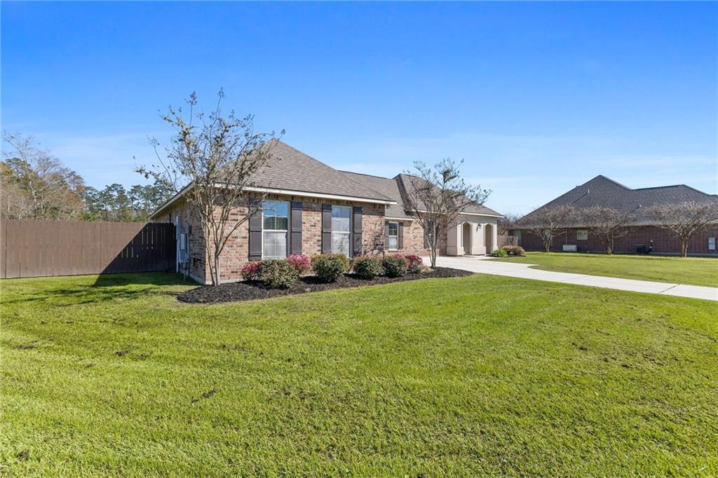 Hammond, Louisiana 70403, United States, 5 Bedrooms Bedrooms, ,2 BathroomsBathrooms,Residential,Pending,86884