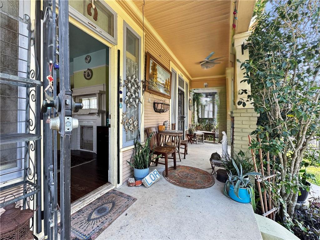 2705 BRUXELLES Street
