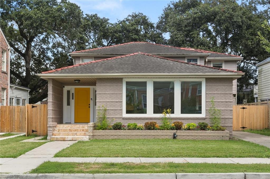 4133 VINCENNES Place