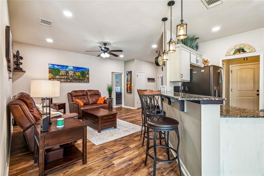 712 BRANCH CROSSING Drive