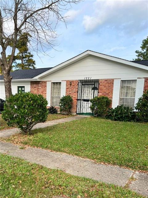 1221 LOCH LOMAND Drive Harvey LA 70058