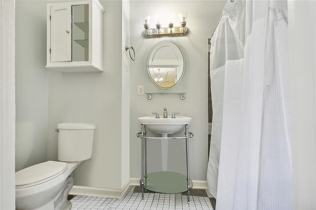 New Orleans, Louisiana 70118, United States, 6 Bedrooms Bedrooms, ,6 BathroomsBathrooms,Residential,Active,8316