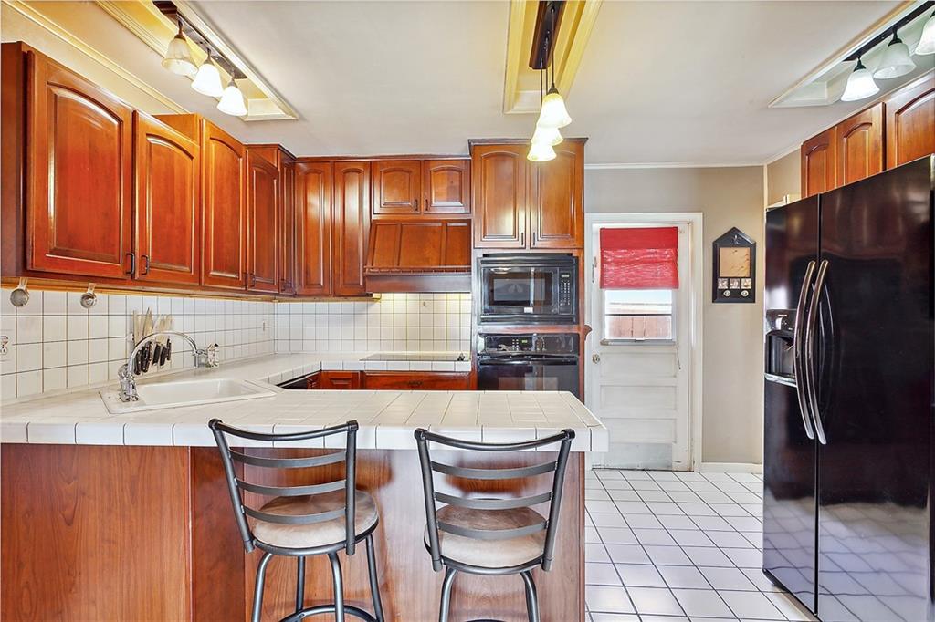 Marrero, Louisiana 70072, United States, 2 Bedrooms Bedrooms, ,2 BathroomsBathrooms,Residential,Pending,67751