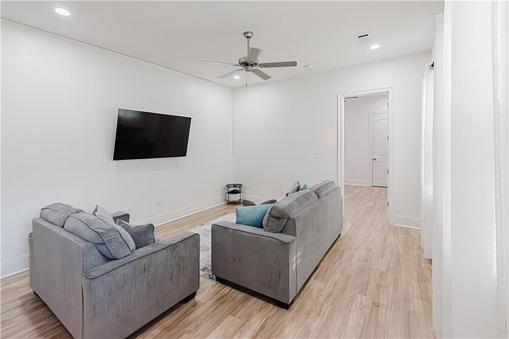 8509 11 REGIMENT Drive