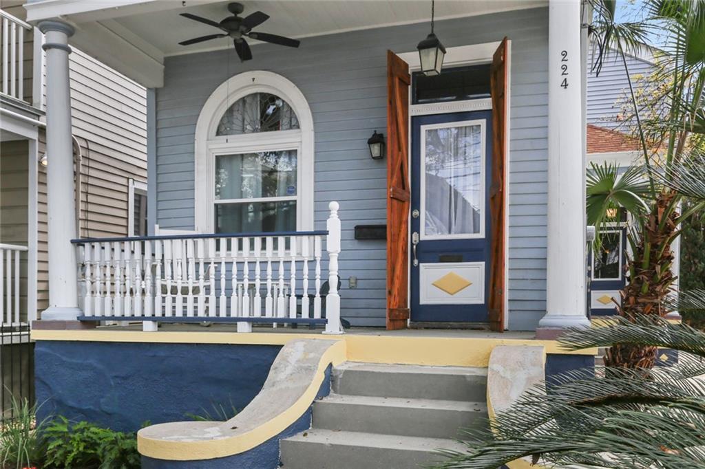 New Orleans, Louisiana 70119, United States, 3 Bedrooms Bedrooms, ,3 BathroomsBathrooms,Residential,Pending,61649