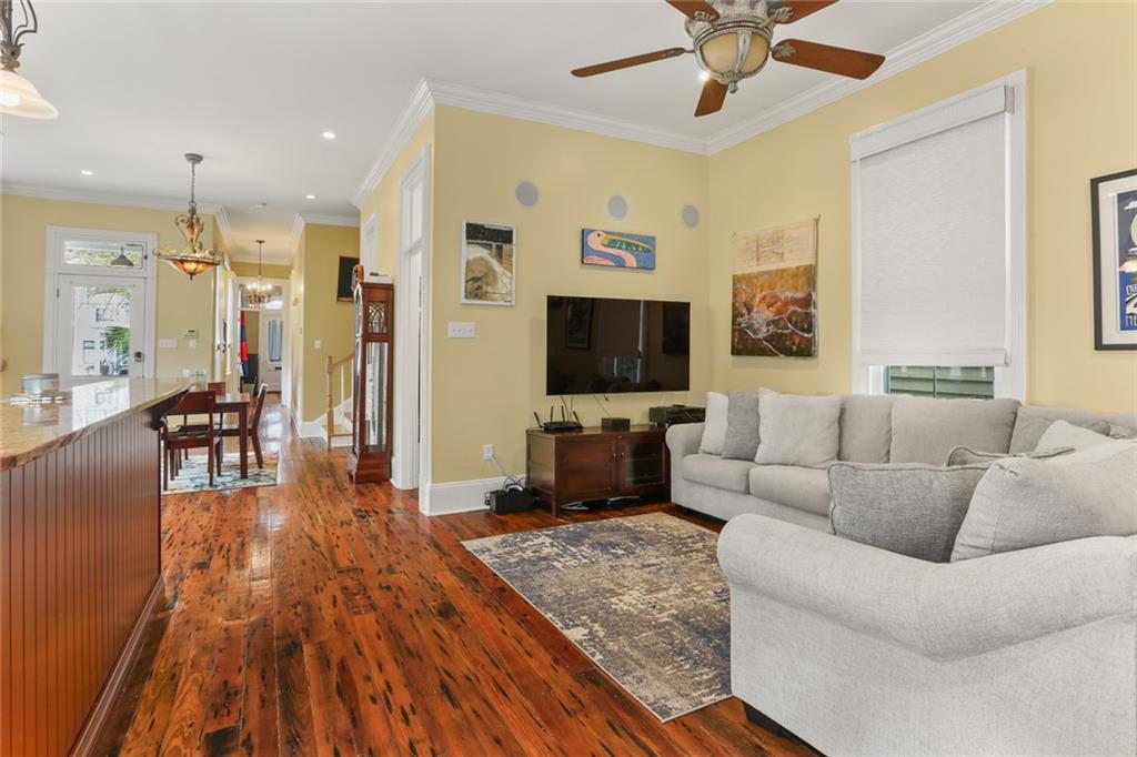 New Orleans, Louisiana 70119, United States, 3 Bedrooms Bedrooms, ,3 BathroomsBathrooms,Residential,Pending,61649