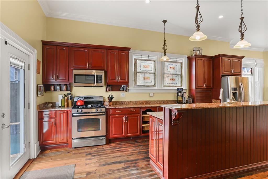 New Orleans, Louisiana 70119, United States, 3 Bedrooms Bedrooms, ,3 BathroomsBathrooms,Residential,Pending,61649