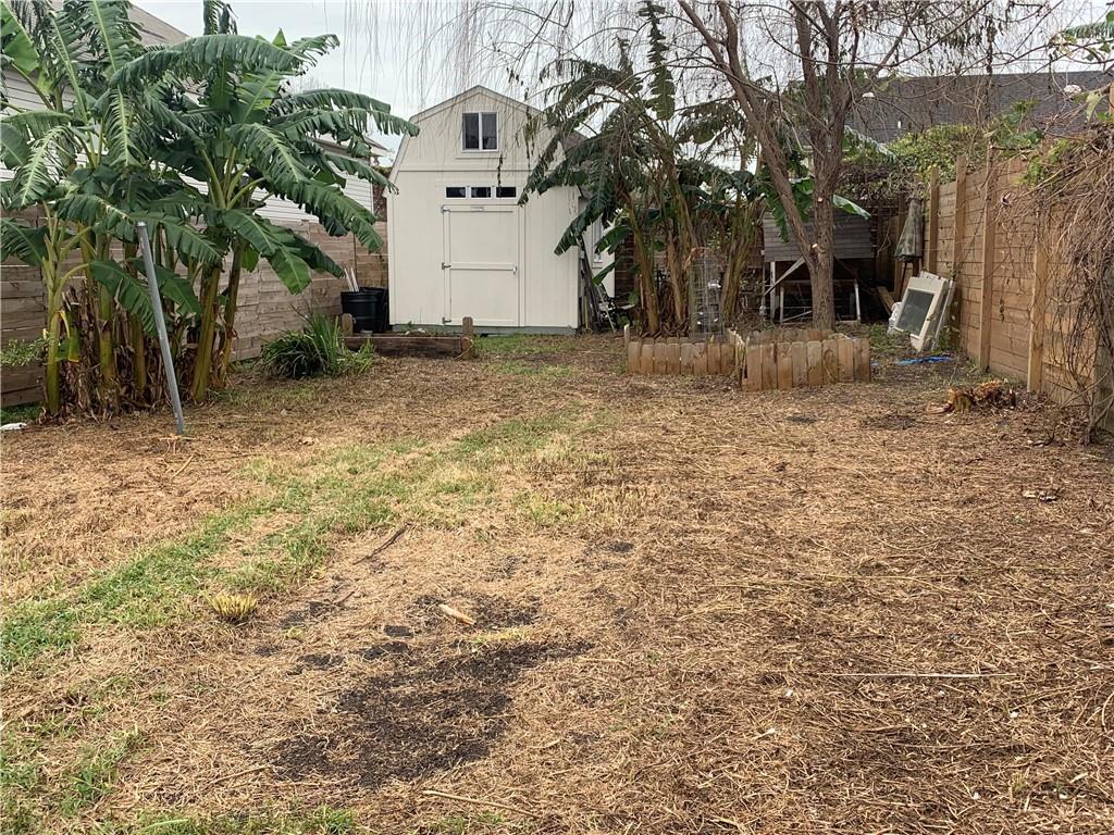 Photo 3 of 3 of 8915 PEACH Street land
