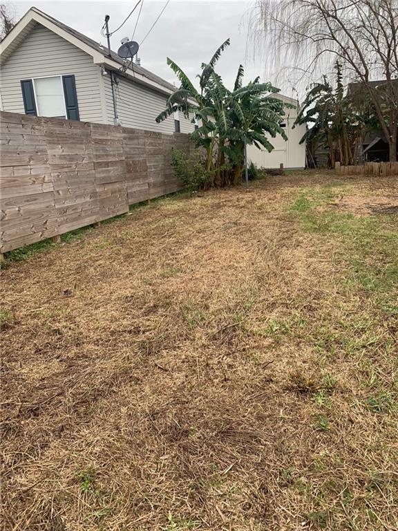 Photo 1 of 3 of 8915 PEACH Street land
