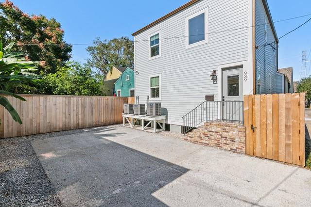 New Orleans, Louisiana 70118, United States, 4 Bedrooms Bedrooms, ,3 BathroomsBathrooms,Residential,Active,68170