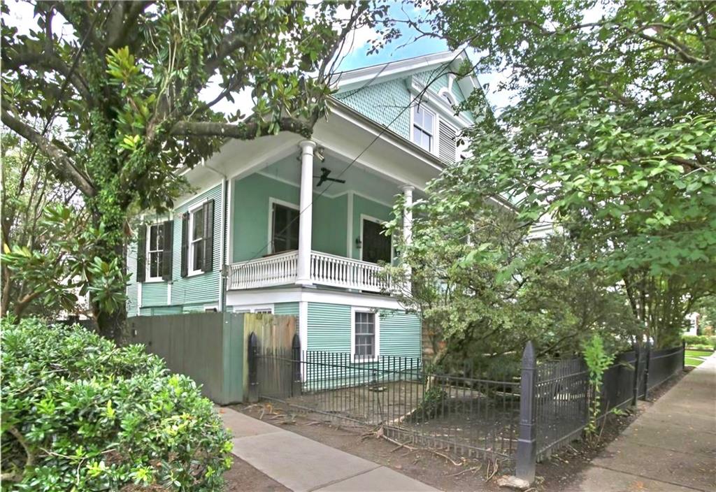 839 PINE Street
