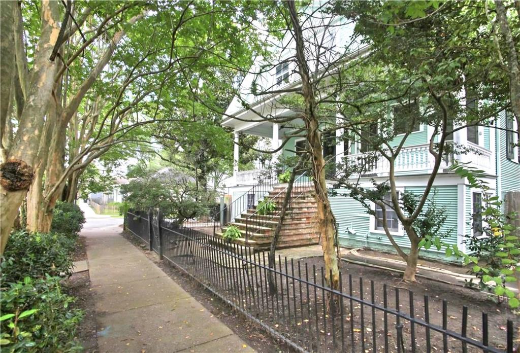 839 PINE Street