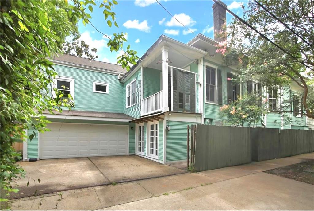 839 PINE Street