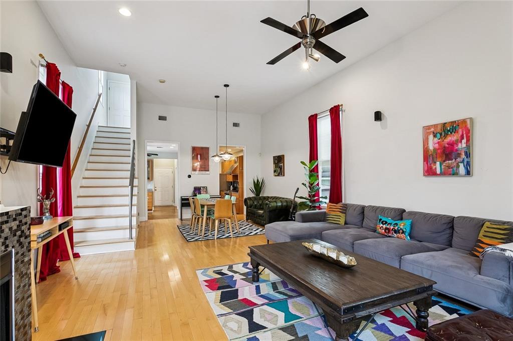 1370 72 MAGAZINE Street