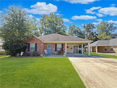 Photo of 218 S PARK Circle, Ponchatoula, LA 70454 (MLS # 2545256)