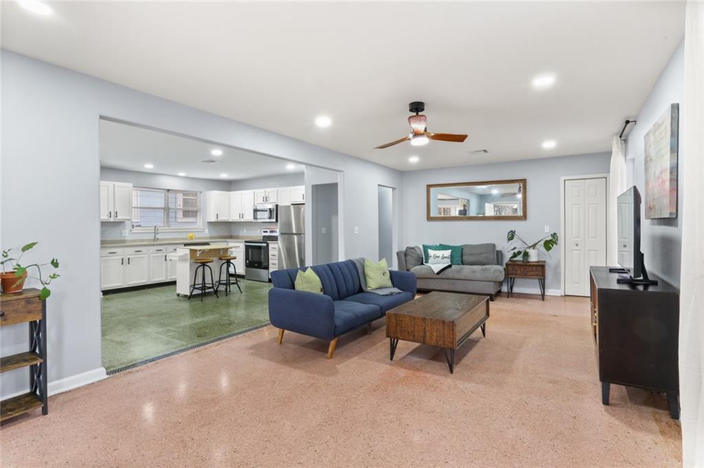4413 FONTAINEBLEAU Drive