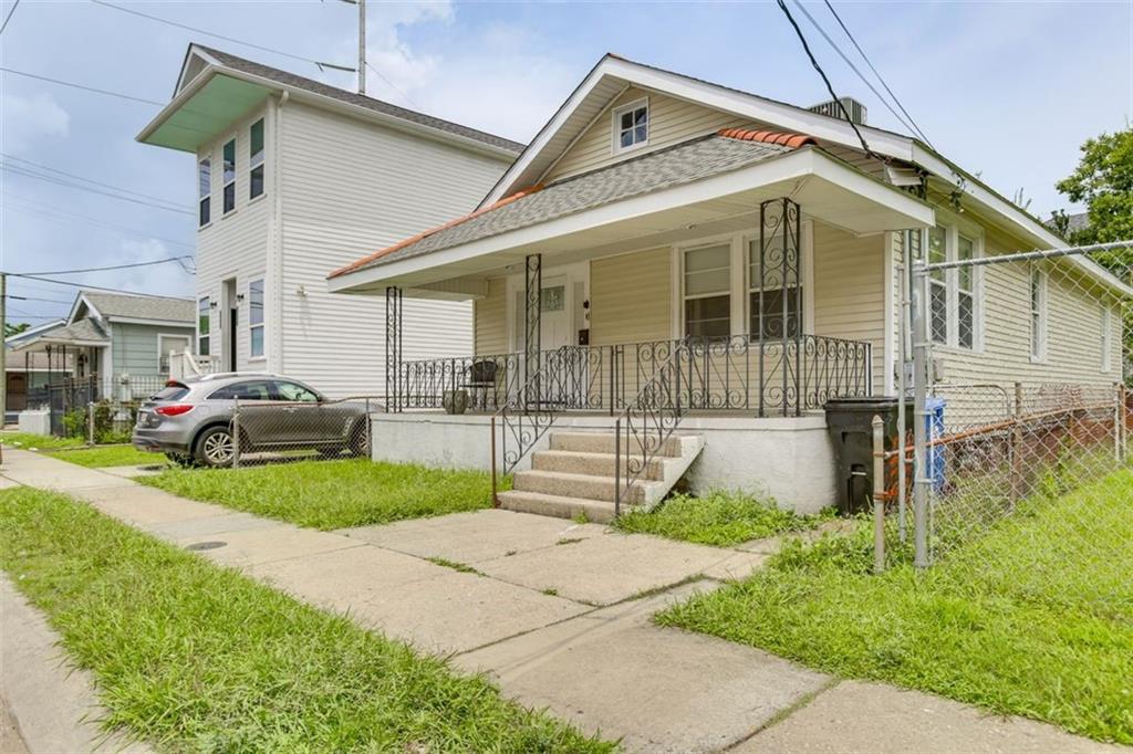 2425 ALLEN Street