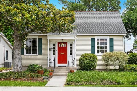 Photo of 403 ATHANIA Parkway, Metairie, LA 70001 (MLS # 2545106)